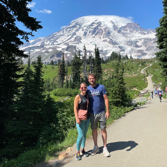 meet me 👋🏼🩷 - Picture 7 of 11